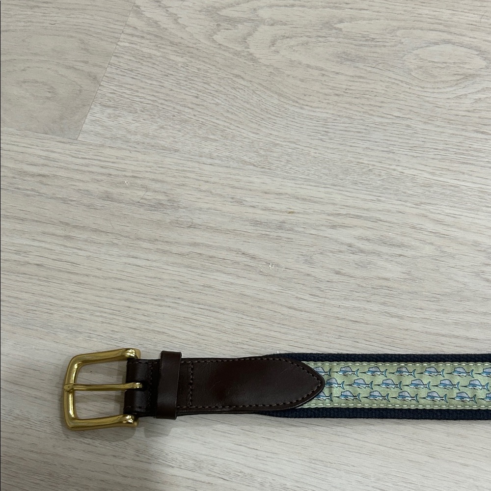 Vineyard vines belt